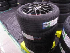 Monza Warwick