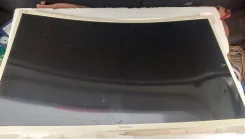 Samsung. 32", ���������� OLED ����