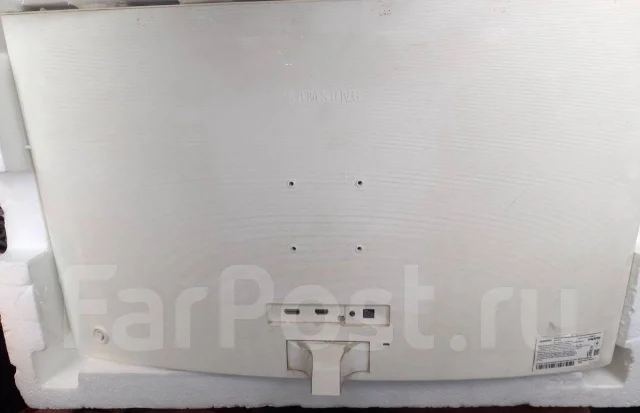 Samsung. 32", ���������� OLED ����
