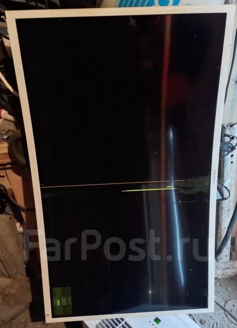Samsung. 32", ���������� OLED ����