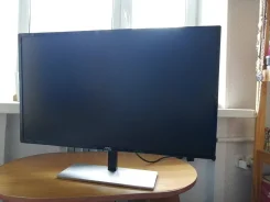 AOC. 31.5", ���������� �� (LCD, LED, QLED) ����