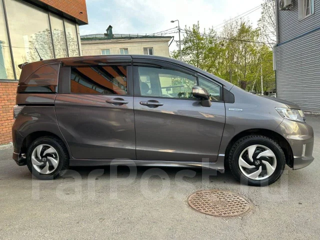 Honda Freed Spike. �������, ��������, 1.5 (88��.�.), ������, 132 000����. �� ����