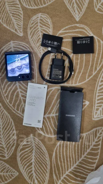 Samsung Galaxy Z Flip5. �/�, 256 ��, 5G ����