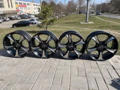 Tech Line TL 724. 7.0x17", 5x112, ET38 ����