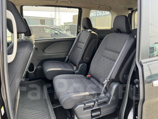 Nissan Serena. HC27, HR12DE ����