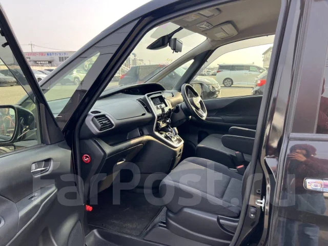 Nissan Serena. HC27, HR12DE ����