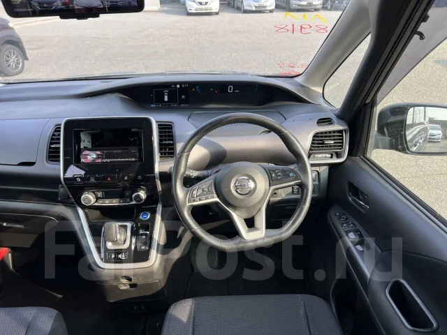Nissan Serena. HC27, HR12DE ����