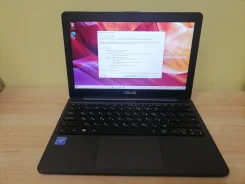 Asus VivoBook. 11.6", 1,1����, ��� 4 ��, ���� 64���, WiFi, Bluetooth ����