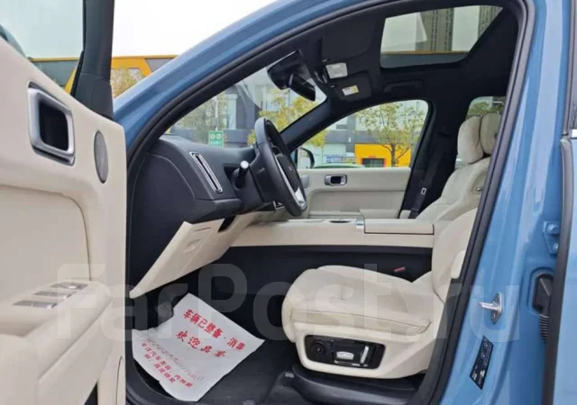 Li L7. �������, 4wd, 1.5 (154��.�.), ������, 1 700����. ��, �/�. ��� ����� �� ������������ ����