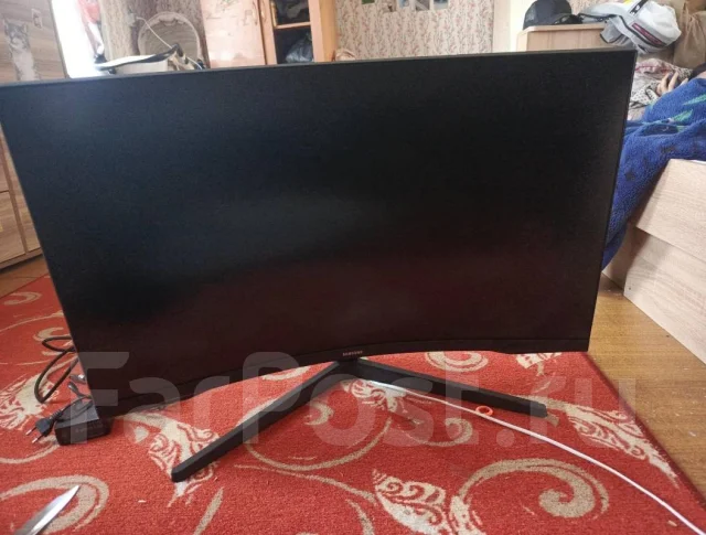 Samsung. 31.5", ���������� �� (LCD, LED, QLED) ����