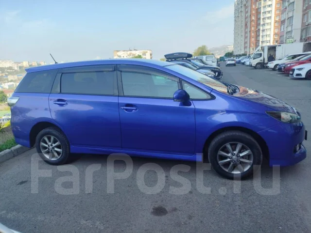 Toyota Wish. ��������, 4wd, 1.8 (130��.�.), ������, 60 000����. �� ����
