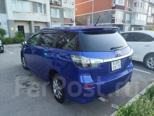 Toyota Wish. ��������, 4wd, 1.8 (130��.�.), ������, 60 000����. �� ����