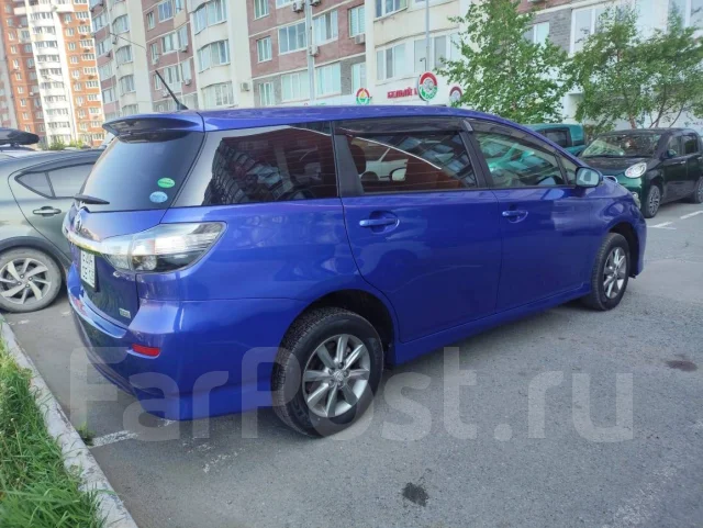 Toyota Wish. ��������, 4wd, 1.8 (130��.�.), ������, 60 000����. �� ����