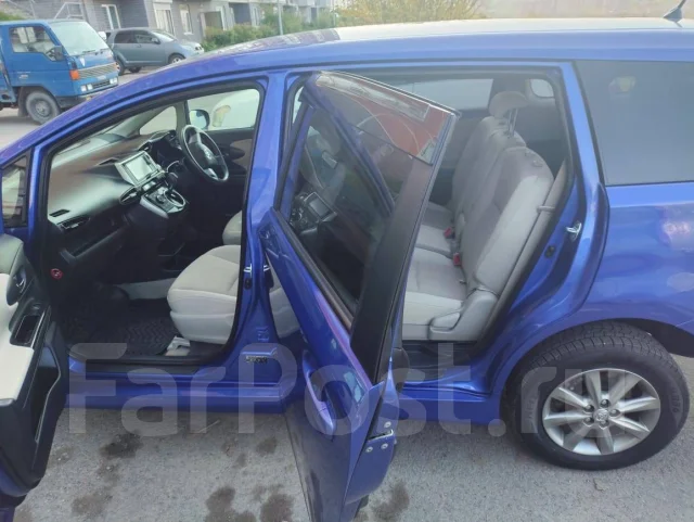 Toyota Wish. ��������, 4wd, 1.8 (130��.�.), ������, 60 000����. �� ����