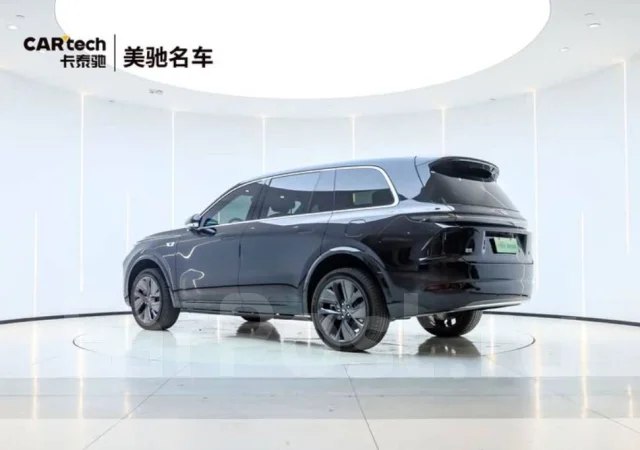 Li L9. �������, 4wd, 1.5 (154��.�.), ������, 1 340����. ��, �/�. ��� ����� �� ������������ ����