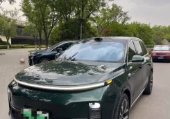 Li L9. �������, 4wd, 1.5 (154��.�.), ������, 2 300����. ��, �/�. ��� ����� �� ������������ ����