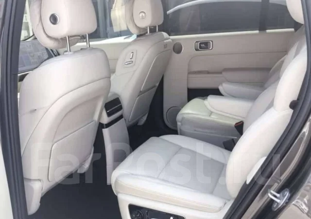 Li L9. �������, 4wd, 1.5 (154��.�.), ������, 2 400����. ��, �/�. ��� ����� �� ������������ ����