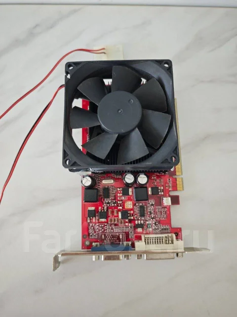 GeForce GT 220 ����