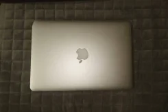 Apple MacBook Pro 13 2015 Early. 13", 2,7����, ��� 4 ��, ���� 128���, WiFi: 1, Bluetooth: 1, ����������� �� 5��. ����