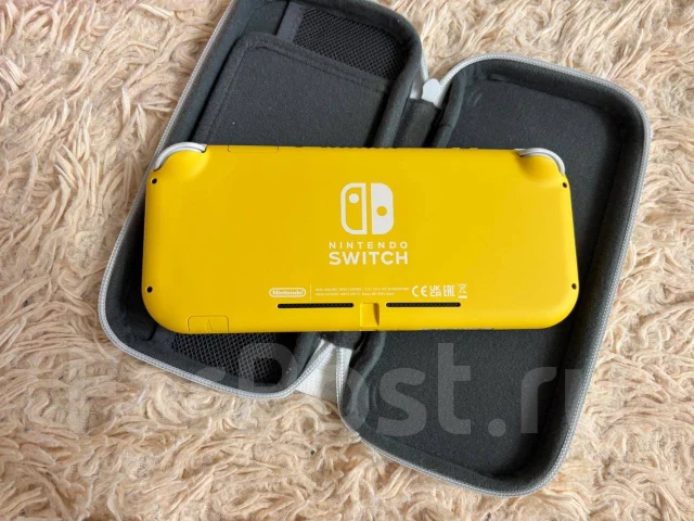 Nintendo Switch Lite ����