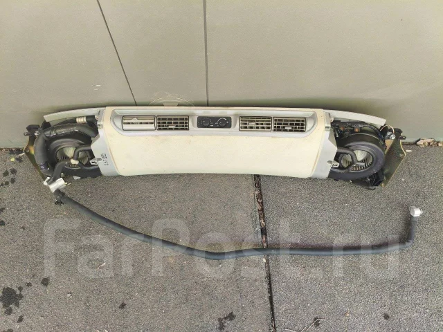 Mitsubishi Chariot. W84 ����