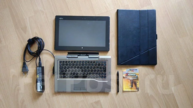 Fujitsu. 11.6", 2,8����, ��� 4 ��, ���� 64���, WiFi: 1, Bluetooth: 1, ����������� �� 5��. ����