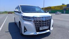 Toyota Alphard.   