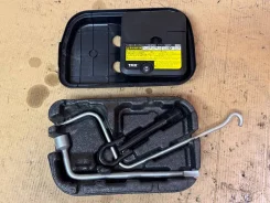 ���������� ��������� Toyota Ractis 2013 NCP122 1NZ-FE 44890-52020 ����