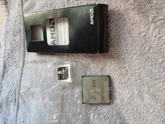 AMD Ryzen 5 1600 ����
