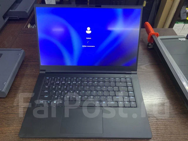 Intel NUC M15. 15.6", 4,6����, ��� 16 ��, ���� 500���, WiFi: 1, Bluetooth: 1 ����