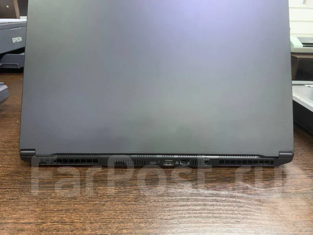 Intel NUC M15. 15.6", 4,6����, ��� 16 ��, ���� 500���, WiFi: 1, Bluetooth: 1 ����