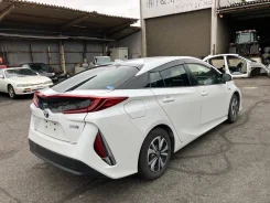 Toyota Prius PHV. ZWV52, 2ZR ����