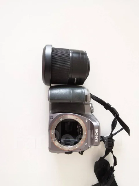 Sony Alpha DSLR-A100 ����