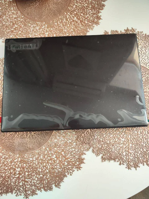 Firebat U6. 16.1", ��� 32 ��, ���� 1 024���, WiFi: 1, Bluetooth: 1, ����������� �� 8��. ����
