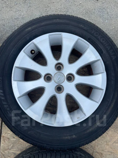 Daihatsu. 6.0x15", 4x100, ET40 ����