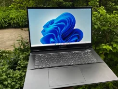 Ardor Rage X17. 2,1����, ��� 16 ��, ���� 1 000���, WiFi: 1, Bluetooth: 1, ����������� �� 4��. ����
