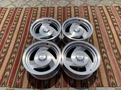Mangels. 7.0x15", 5x127, ET12, �� 83���. ����
