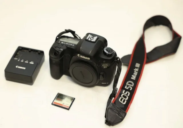 Canon EOS 5D Mark III ����