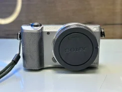Sony Alpha DSLR-A5000 Body ����