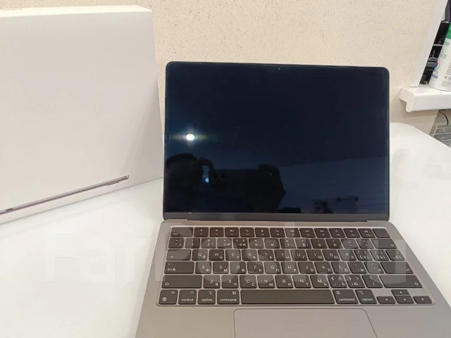 Apple MacBook Air 13. 13.3", ��� 8 ��, WiFi: 1, Bluetooth: 1, ����������� �� 16��. ����