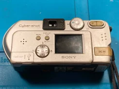 Sony Cyber-shot DSC-P72. ����� 4-� ��, ���: 5� ����