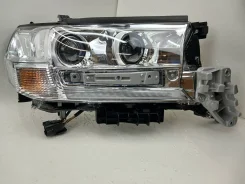 ���� ������ Toyota Land Cruiser 200 Series 2015-2021 8113060K10 T390403060141 ����
