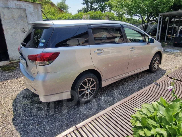 Toyota Wish. �������, ��������, 1.8 (144��.�.), ������, 175����. �� ����