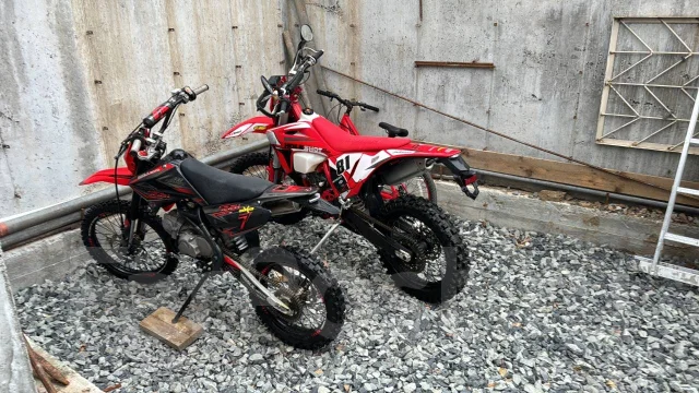Regulmoto Holeshot Red Edition. 300����. ��., ��������, ���������, ������ �� �� ����