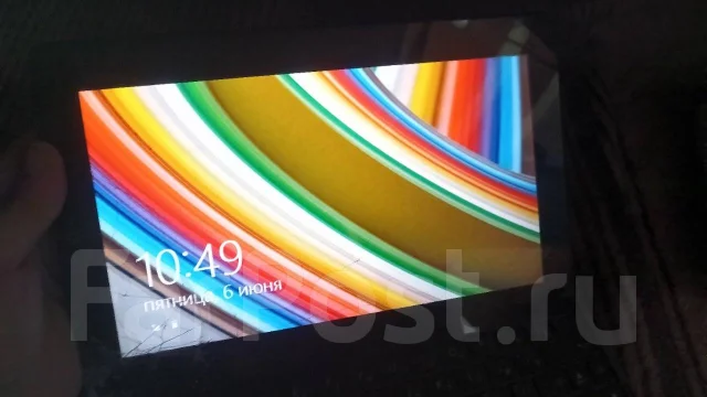 Asus. 11", 1,6����, ��� 2048 ��, ���� 64���, WiFi: 1, Bluetooth: 1, ����������� �� 3��. ����