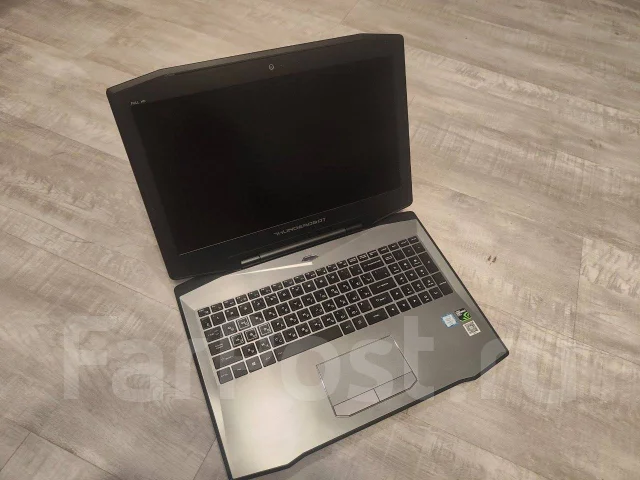 Thunderobot. 15.4", 3,5����, ��� 12 ��, ���� 512���, WiFi: 1, Bluetooth: 1, ����������� �� 4��. ����