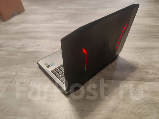 Thunderobot. 15.4", 3,5����, ��� 12 ��, ���� 512���, WiFi: 1, Bluetooth: 1, ����������� �� 4��. ����
