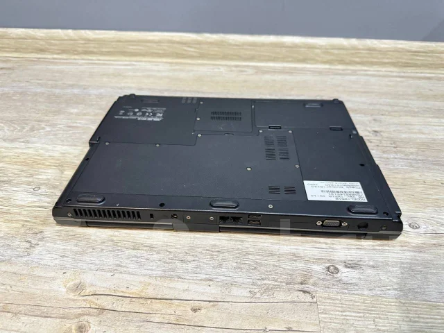 Asus. 15.6", 1,6����, ��� 2048 ��, ���� 80���, WiFi: 1, Bluetooth: 1 ����