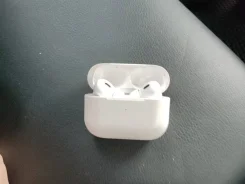 Apple AirPods ����