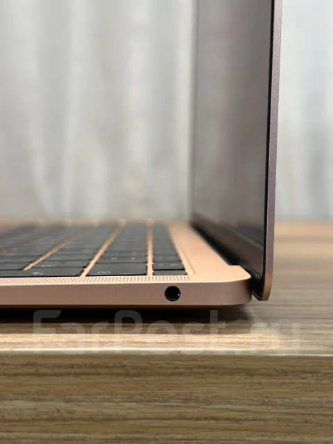 Apple MacBook Air 13 2019. 13.3", 1,6����, ��� 8 ��, ���� 256���, WiFi: 1, Bluetooth: 1 ����